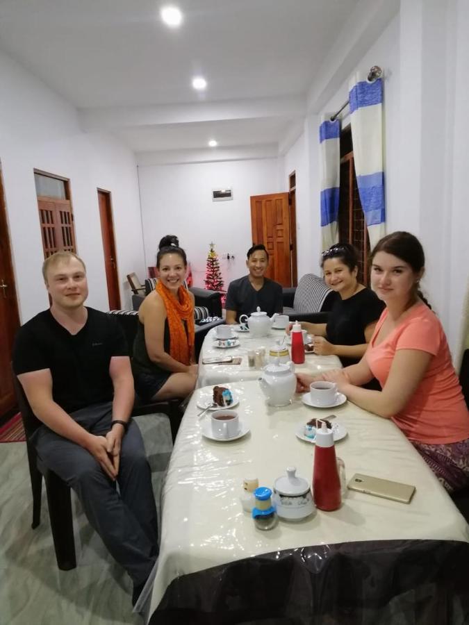 Lavendra Guset House Hotel Nallathanniya Bagian luar foto