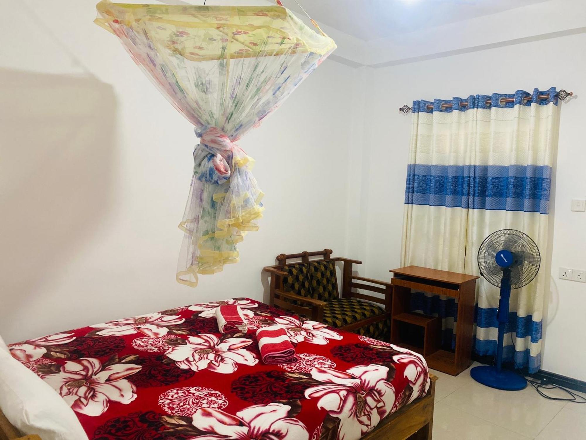 Lavendra Guset House Hotel Nallathanniya Bagian luar foto