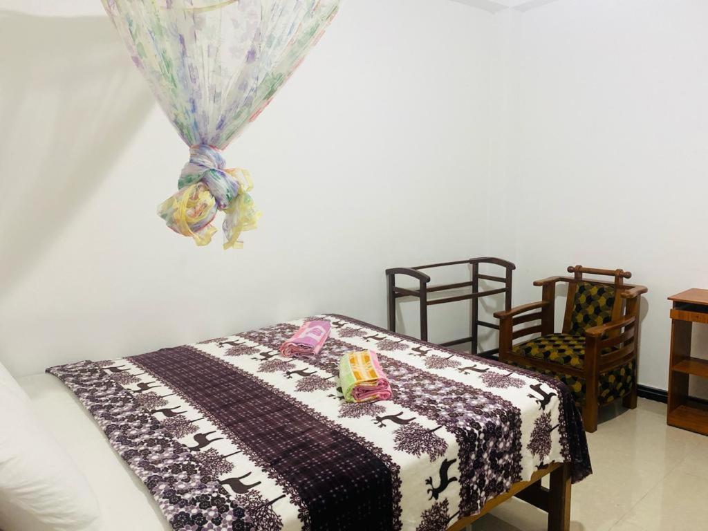 Lavendra Guset House Hotel Nallathanniya Bagian luar foto