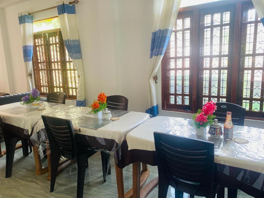 Lavendra Guset House Hotel Nallathanniya Bagian luar foto