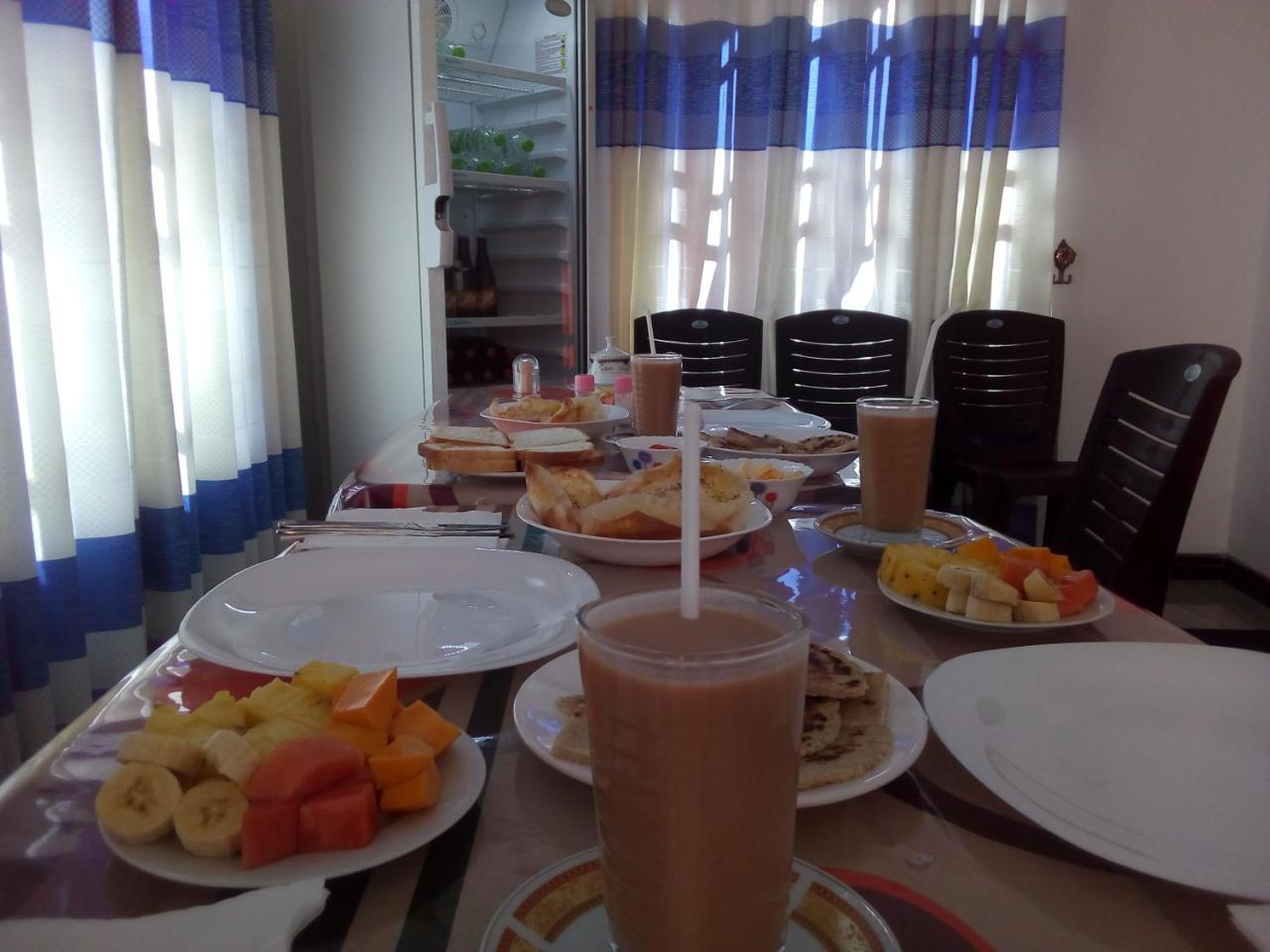 Lavendra Guset House Hotel Nallathanniya Bagian luar foto