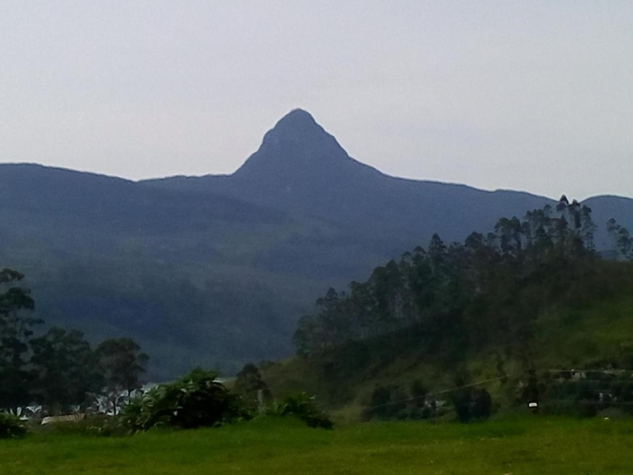Lavendra Guset House Hotel Nallathanniya Bagian luar foto