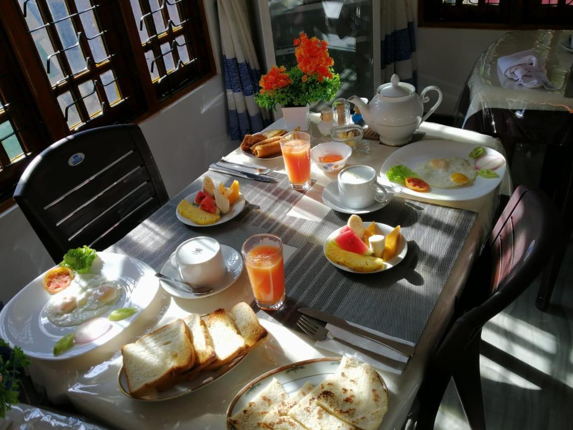 Lavendra Guset House Hotel Nallathanniya Bagian luar foto
